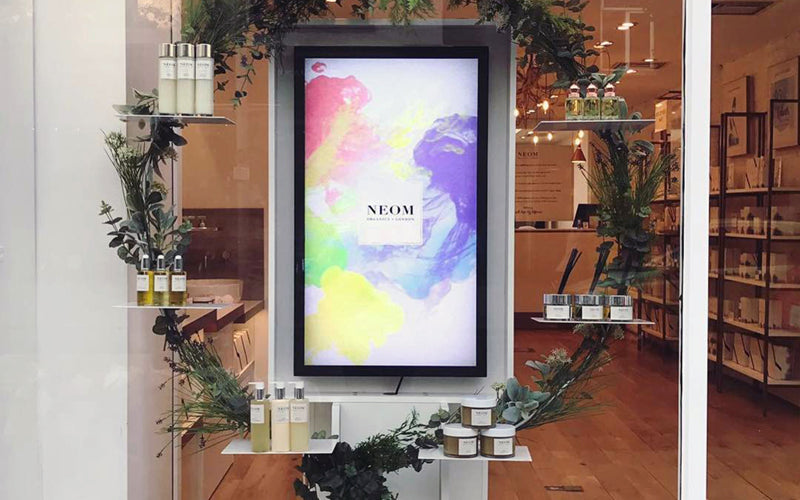 Choose Ultra High Brightness Screen for Opticians Displays